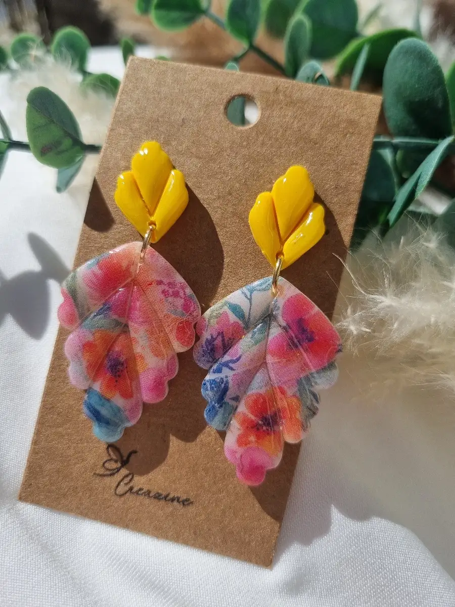 Boucle d'oreille en pâte